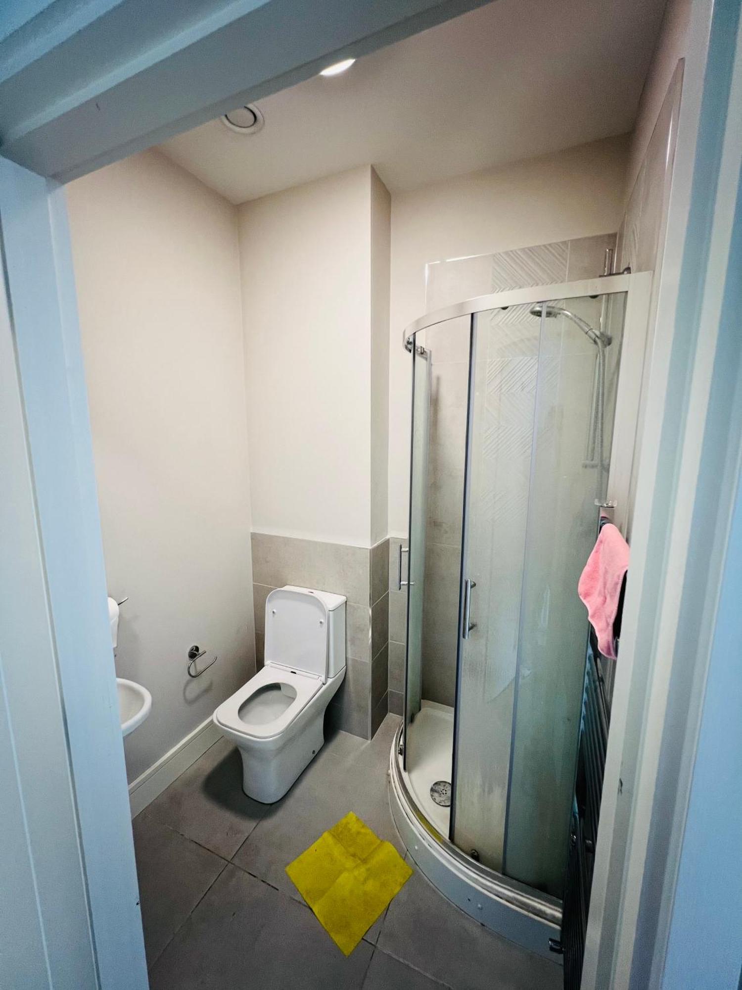 Private King Size In Well Decorated Shared Flat Apartamento Dublín